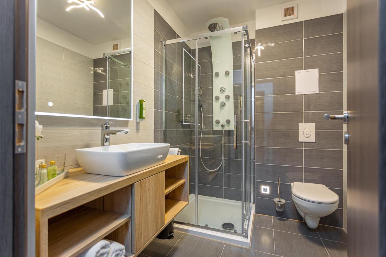 Viktoria Apartman Gyula Ngoại thất bức ảnh