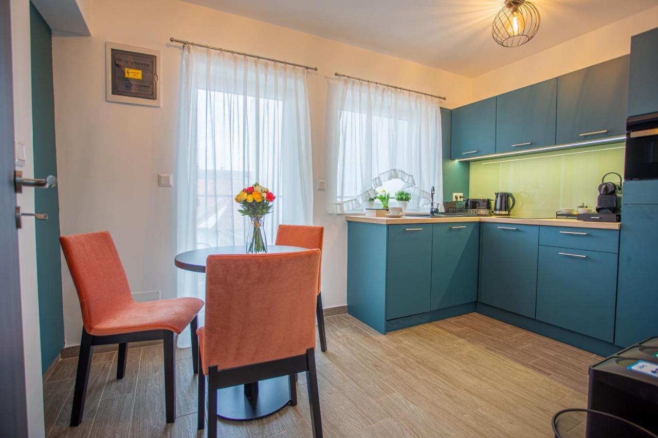 Viktoria Apartman Gyula Ngoại thất bức ảnh