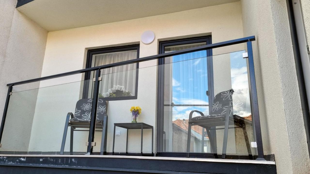 Viktoria Apartman Gyula Ngoại thất bức ảnh