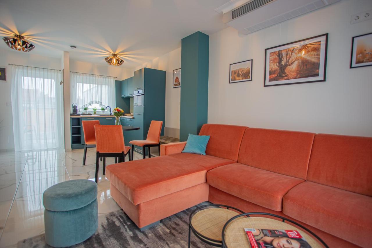 Viktoria Apartman Gyula Ngoại thất bức ảnh