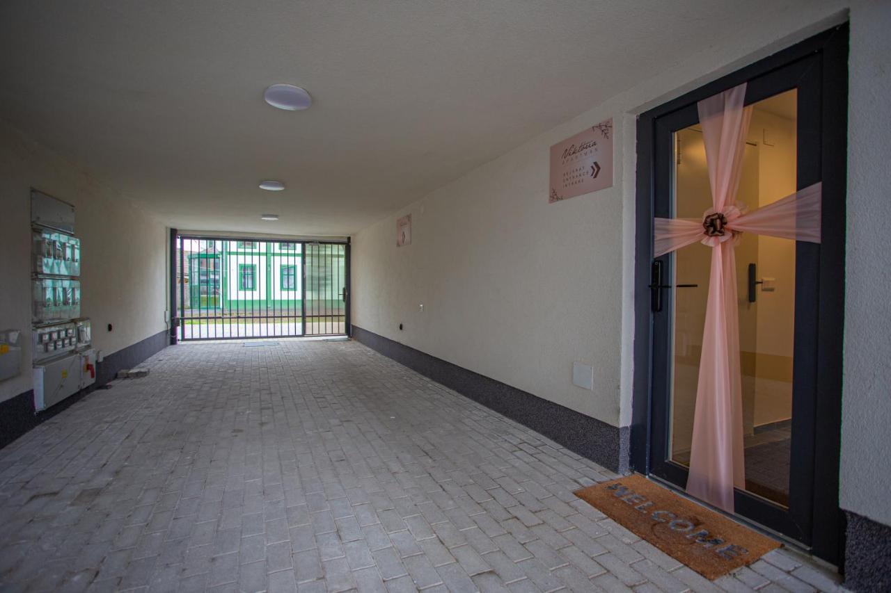 Viktoria Apartman Gyula Ngoại thất bức ảnh